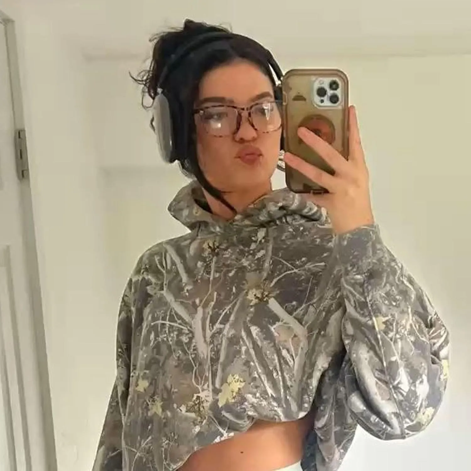 Womens Camo Hoodie Oversized Maple Leaf Print Sweatshirt Essentials Graphic Pullover Hoodies For Women